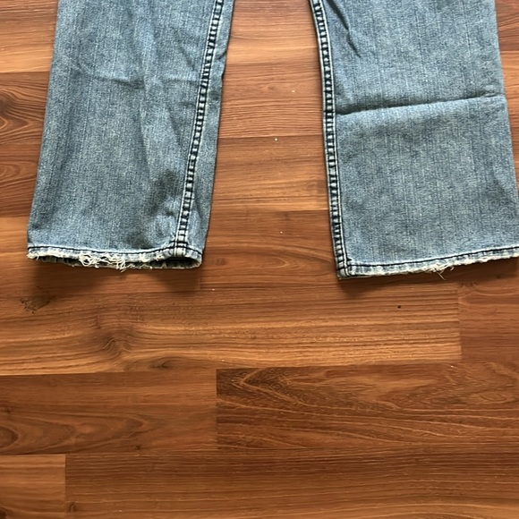 Woman’s Armani Exchange Distress Style Jeans Lightwash Size 34 - Picture 6 of 12